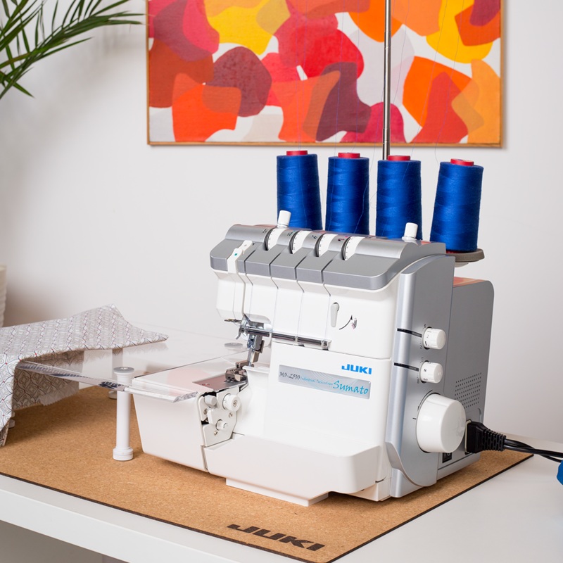 JUKI MO-2500 overlocker